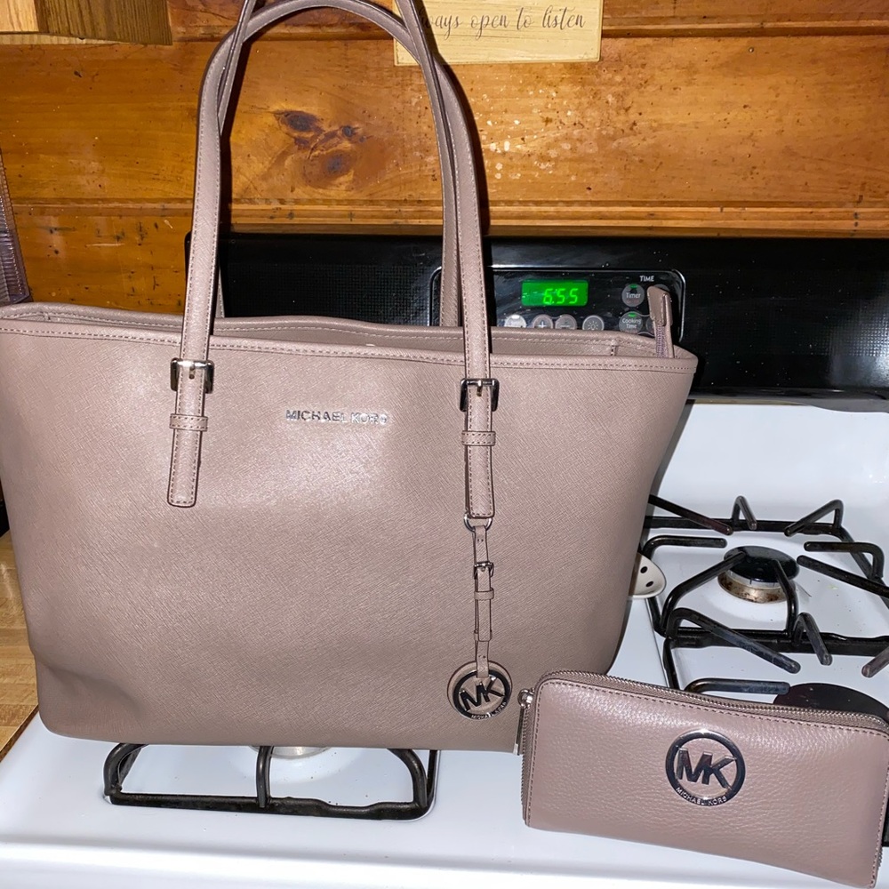 Michael Kors Matching Tote and Wallet